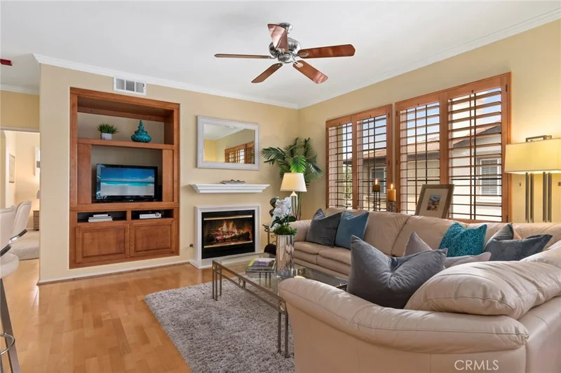 417 Ridgeway, Irvine, CA 92620