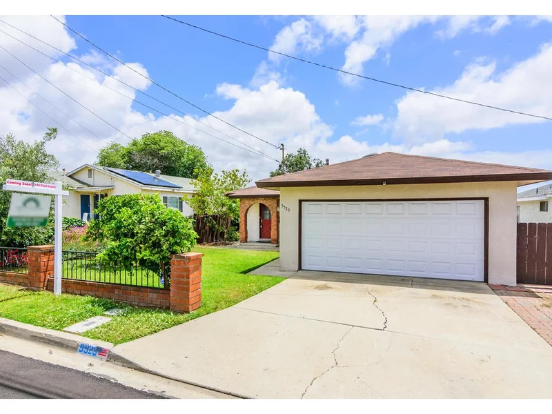5525 Roanoke St, San Diego, CA 92139