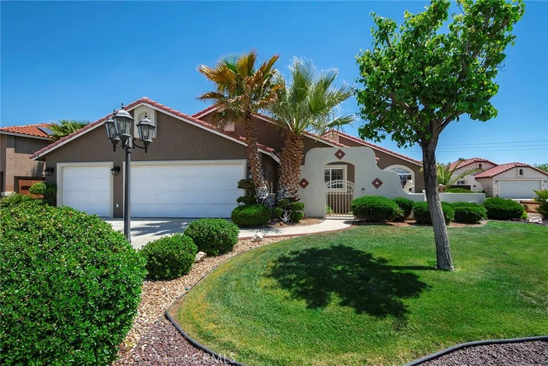 12443 Parkwood, Victorville, CA 92392