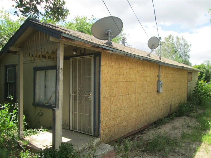 5152 C, Banning, CA 92220