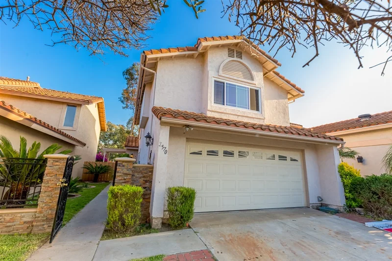 2570 Royal Saint James Dr, El Cajon, CA 92019