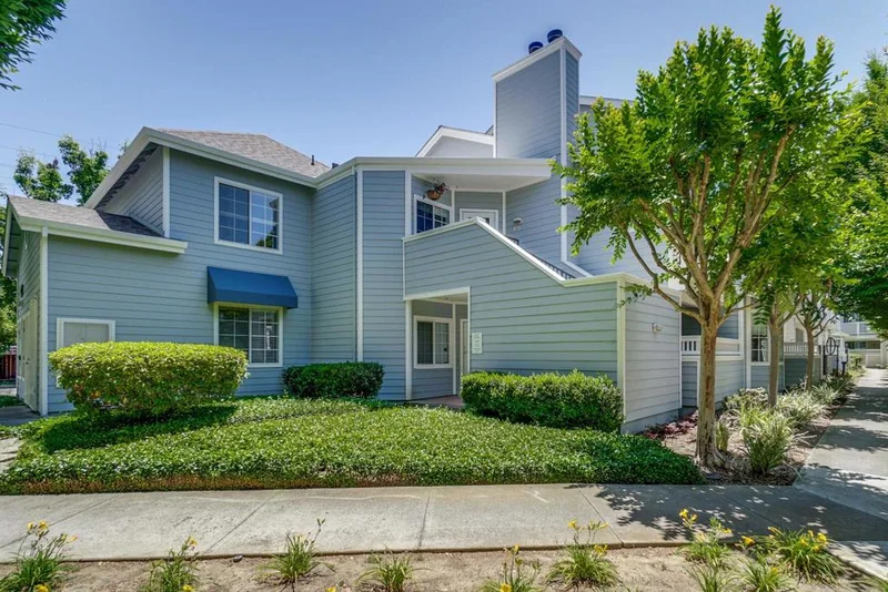 617 Arcadia #105, Sunnyvale, CA 94085