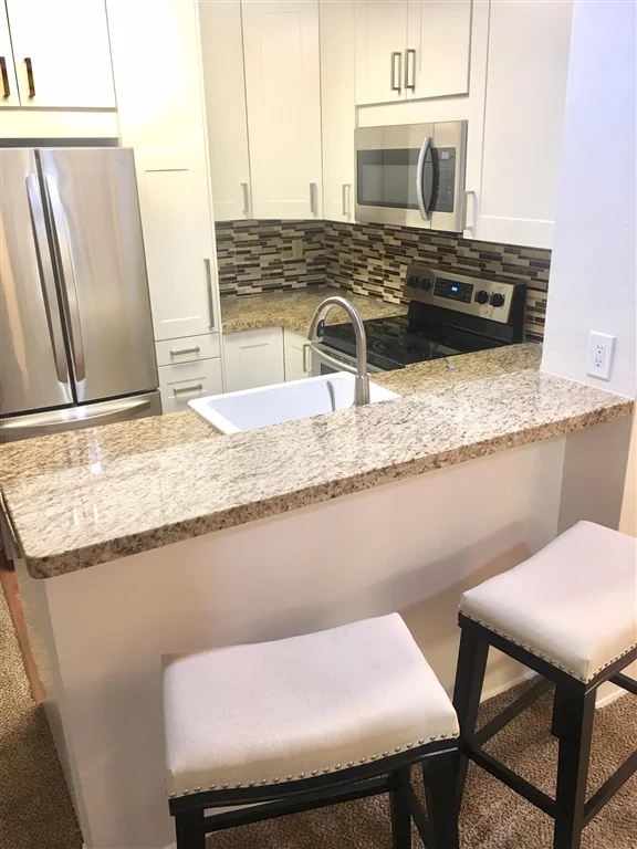 1855 Diamond #5-201, San Diego, CA 92109