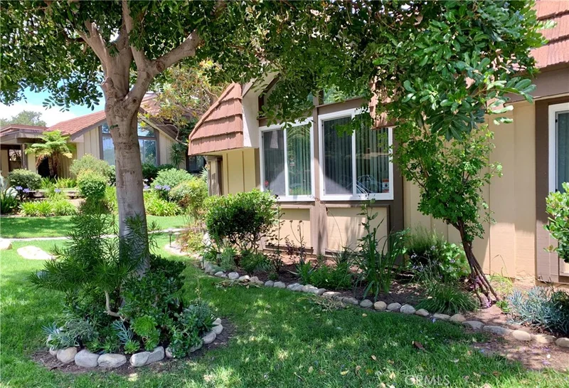 10500 Larwin #7, Chatsworth, CA 91311