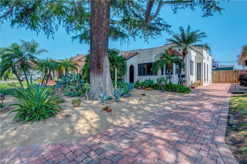 8622 California, Whittier, CA 90605