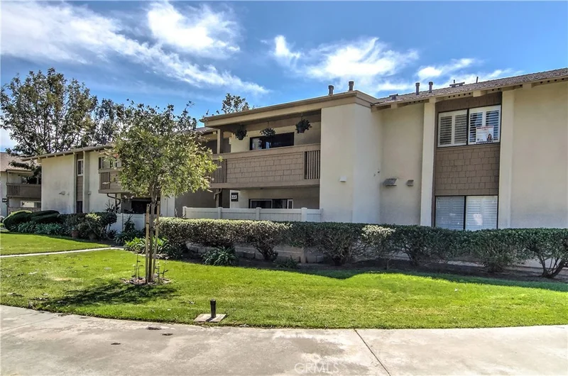 8933 Biscayne #223D, Huntington Beach, CA 92646
