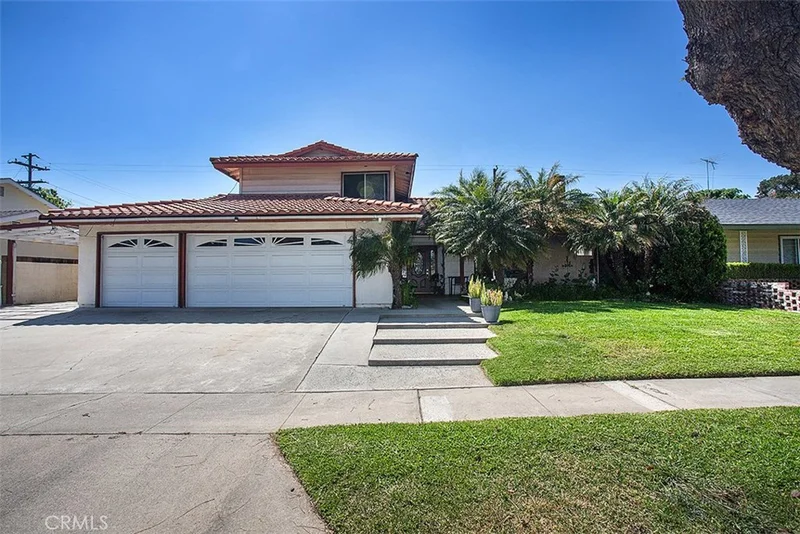 2718 Wright, Santa Ana, CA 92705