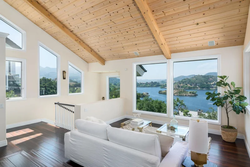 454 Upper Lake, Lake Sherwood, CA 91361