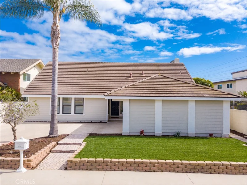 8682 Garfield, Huntington Beach, CA 92646