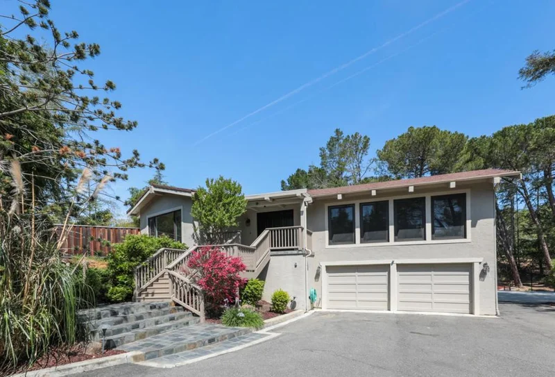 25725 Altamont, Los Altos Hills, CA 94022