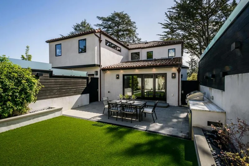 2714 Easton, Burlingame, CA 94010