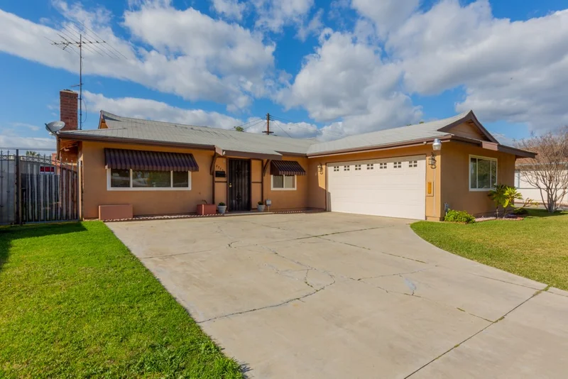 8785 Garfield, Riverside, CA 92503