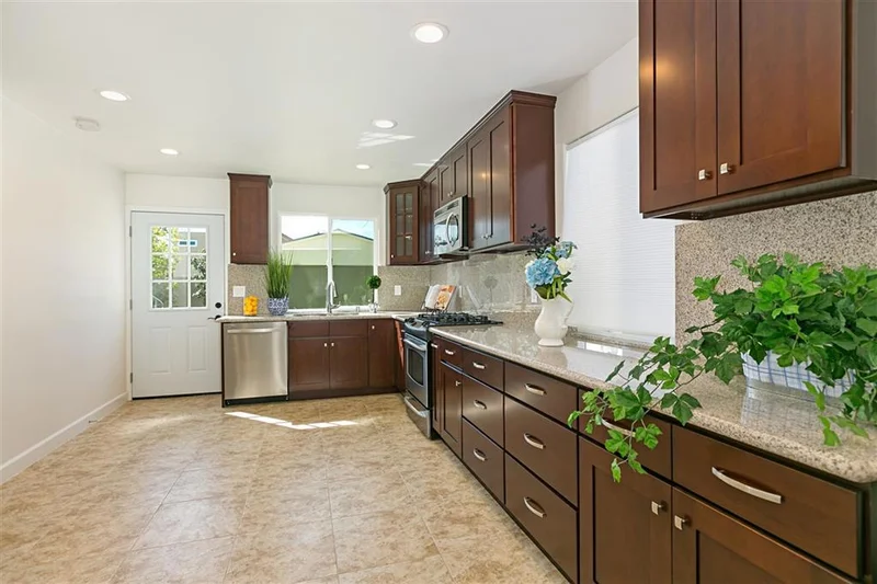 2739 Magnolia Ave, San Diego, CA 92109