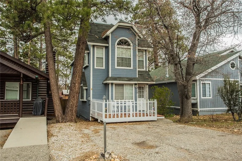 517 Riverside, Sugarloaf, CA 92386