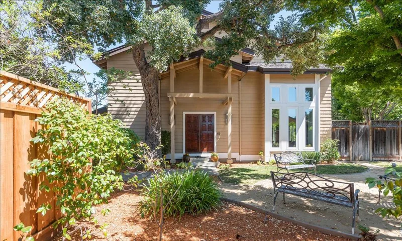 10202 Vista, Cupertino, CA 95014