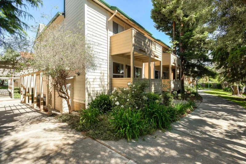 795 Fair Oaks #6, Sunnyvale, CA 94085