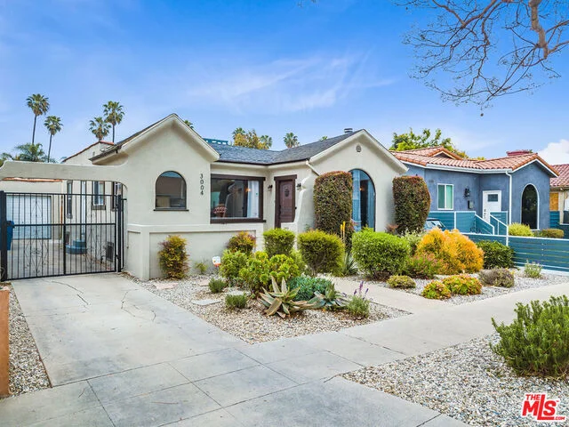 3004 West, Los Angeles, CA 90016