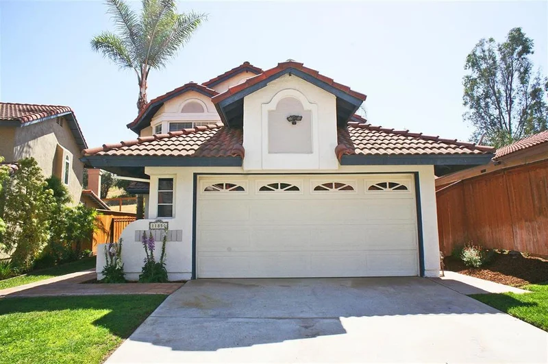 11850 Via Granero, El Cajon, CA 92019