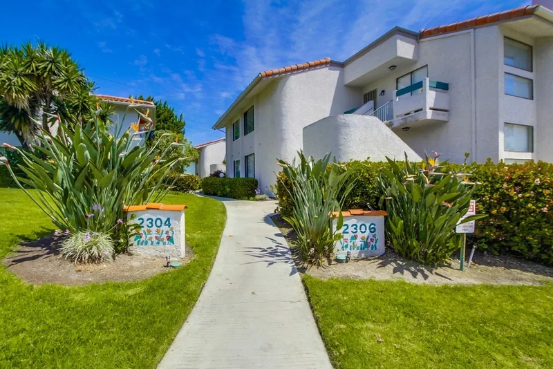2306 Altisma #212, Carlsbad, CA 92009