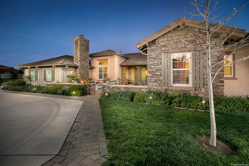 27250 Sage Brush Trl, Valley Center, CA 92082