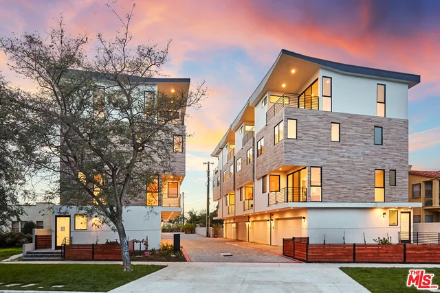 5153 Redondo, Los Angeles, CA 90019