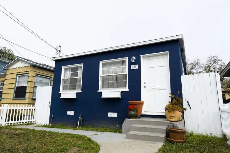 876 Thomas Ave, San Diego, CA 92109