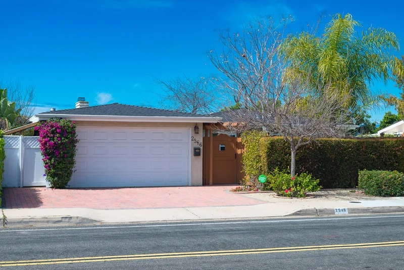 2546 Burgener, San Diego, CA 92110