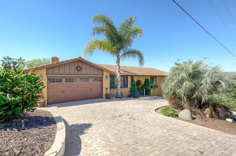 419 Hidden Hills Ln, Escondido, CA 92029