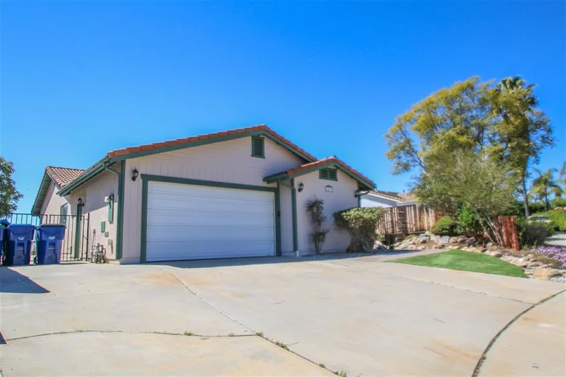 12437 Skyhigh Court, El Cajon, CA 92021