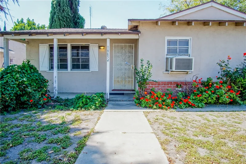 18854 Saticoy, Reseda, CA 91335