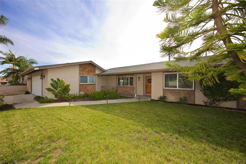 299 Cedar Rd., Vista, CA 92083