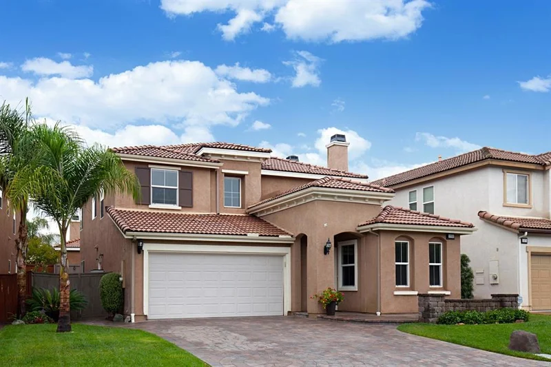 10168 Oak Spur Way, Escondido, CA 92026