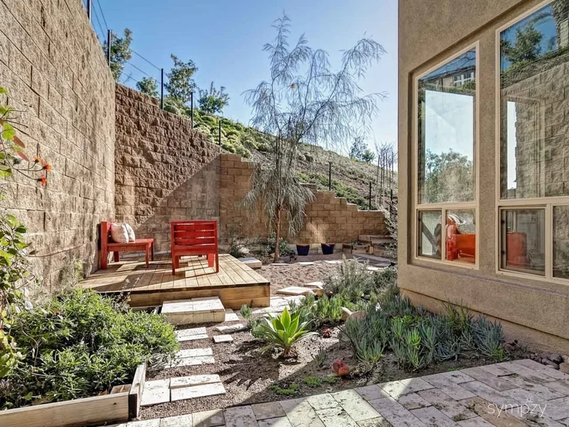2589 Aperture Cir, San Diego, CA 92108