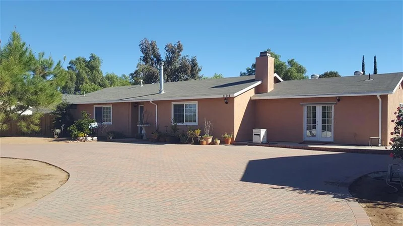 1124 Ramona St., Ramona, CA 92065