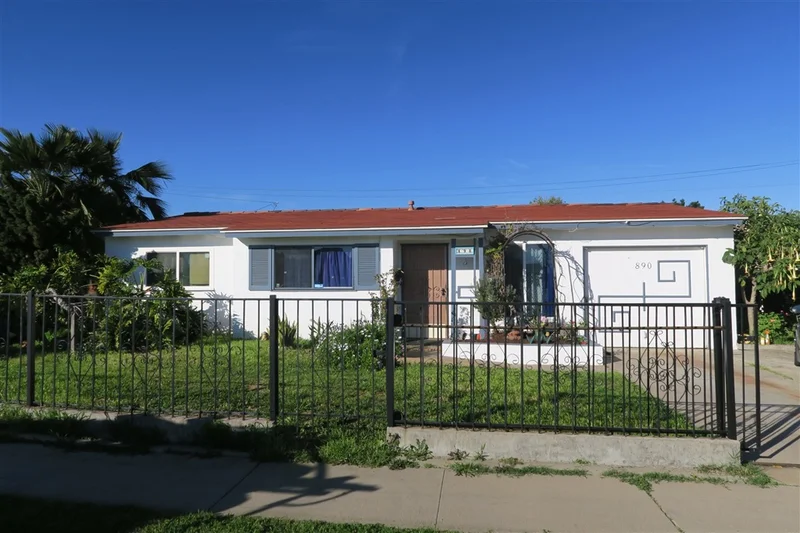 890 Oaklawn Ave, Chula Vista, CA 91911