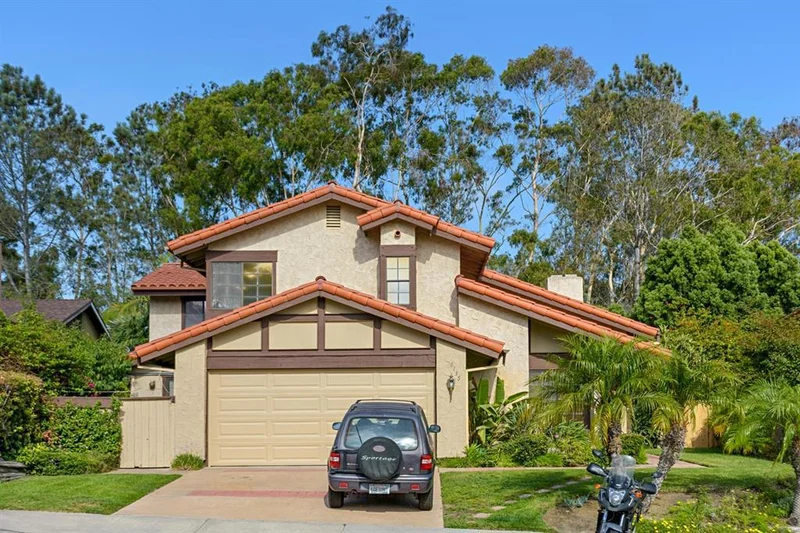 6135 Lakewood, San Diego, CA 92122