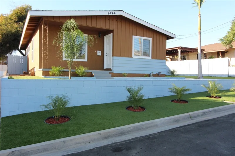6244 Calle Pavana, San Diego, CA 92139
