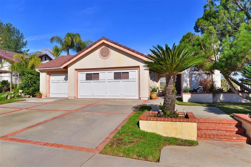 8825 Foxborough Lane, Lakeside, CA 92040