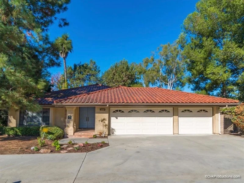 1030 Jasmine Court, Vista, CA 92081
