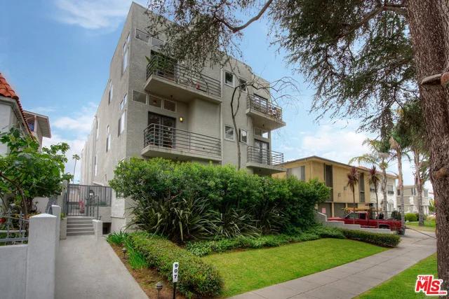 907 Lincoln #201, Santa Monica, CA 90403