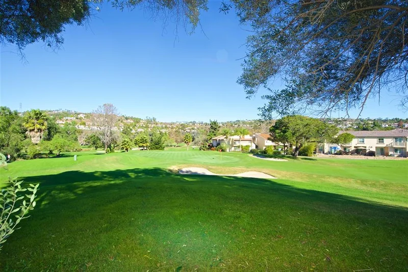 2581 Navarra Dr #B, Carlsbad, CA 92009