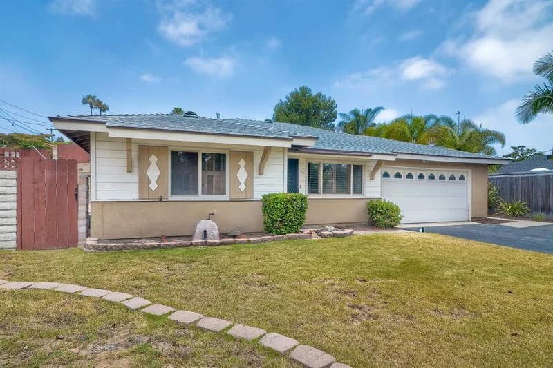 124 Carey, Oceanside, CA 92054