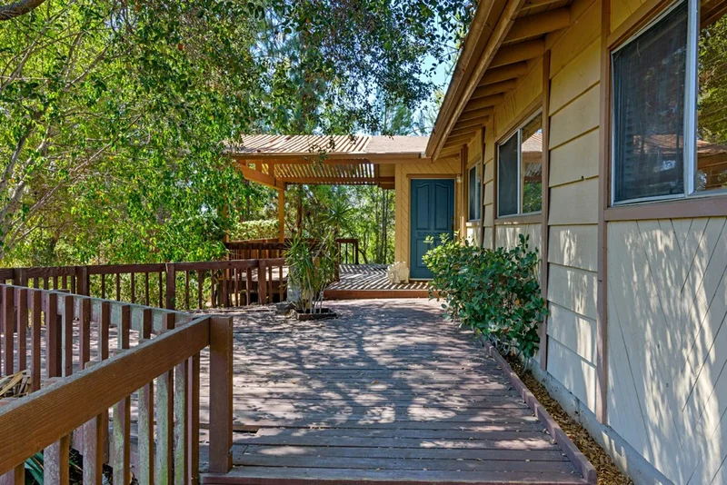 2736 Circle Drive, Escondido, CA 92029