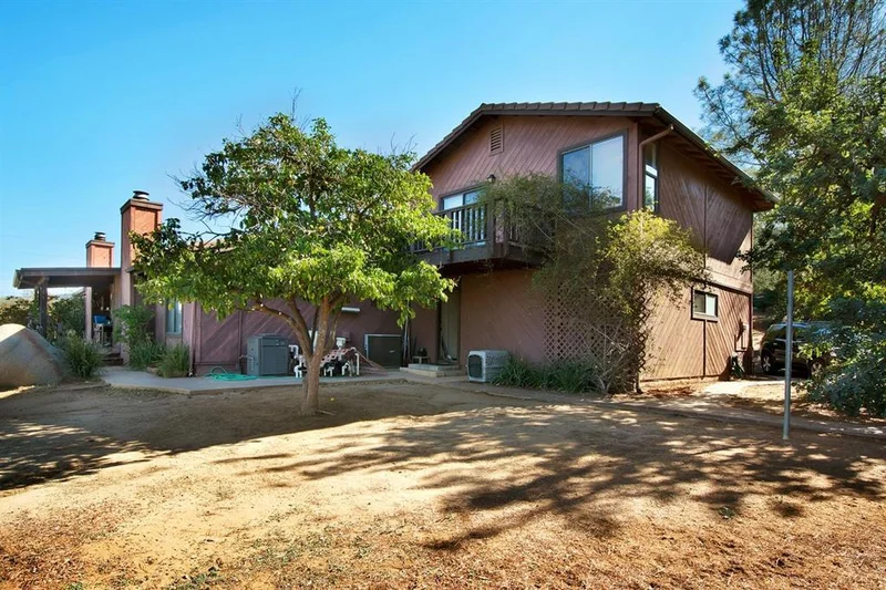 1125 South Grade Rd, Alpine, CA 91901