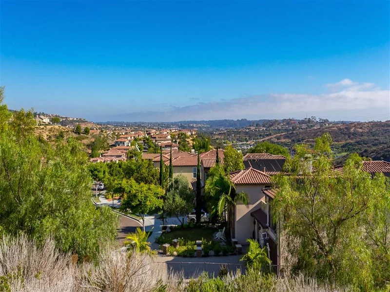 2557 Dogwood Rd, Carlsbad, CA 92009