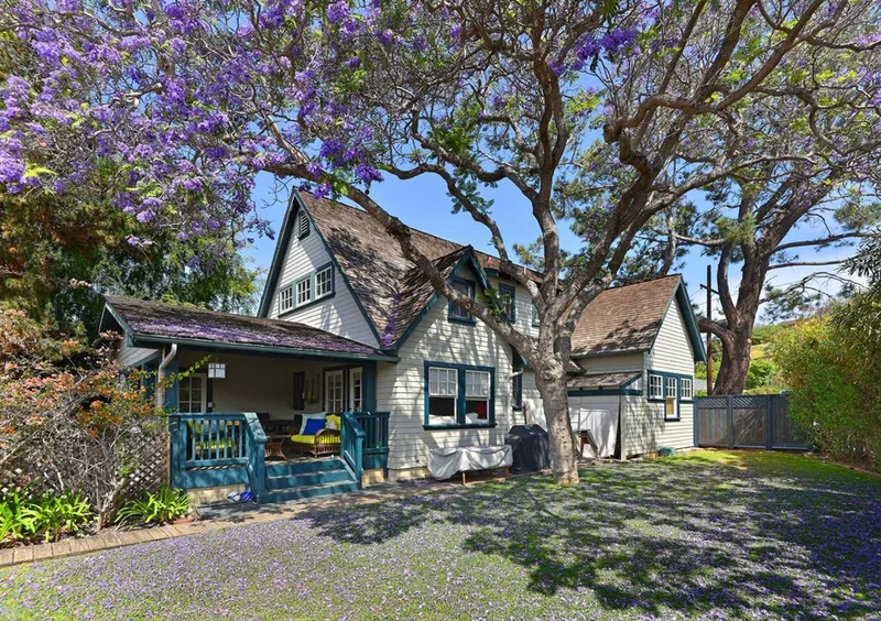 5568 Linda Rosa Avenue, La Jolla, CA 92037