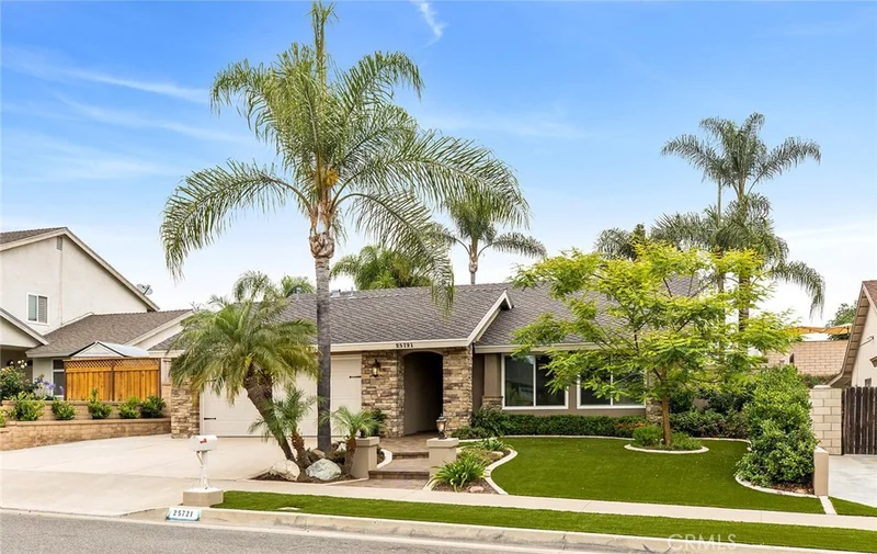 25721 Williamsburg, Lake Forest, CA 92630