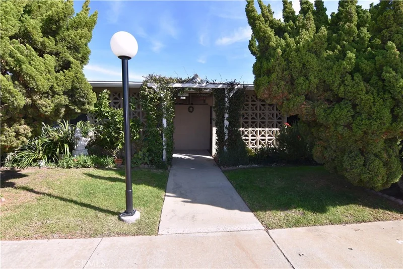 1240 Oakmont #52B M4, Seal Beach, CA 90740
