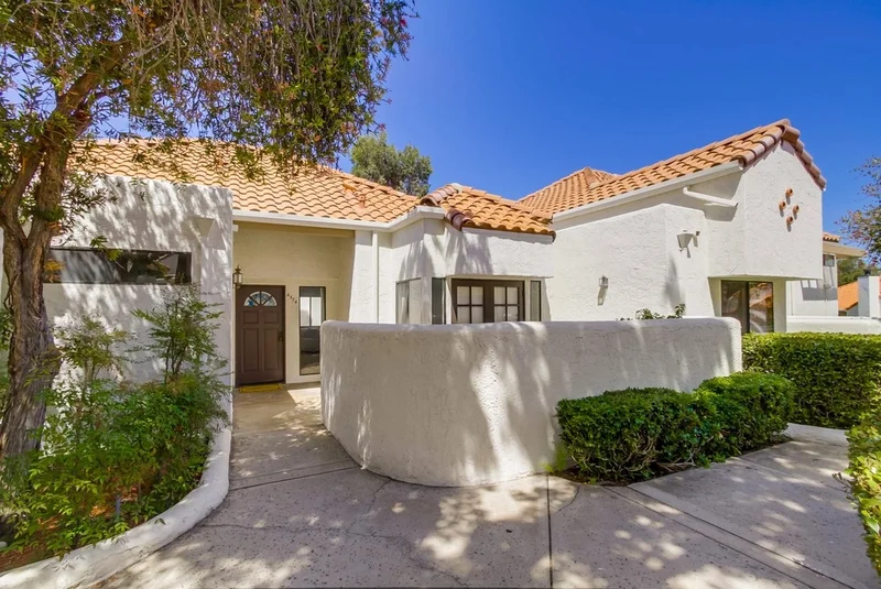 4574 Villas, Bonita, CA 91902