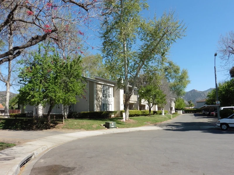 520 Sandalwood Place #9, Escondido, CA 92027